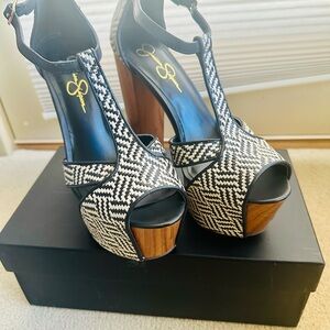 Jessica Simpson Black and White Platform Shoes with Zigzag Design